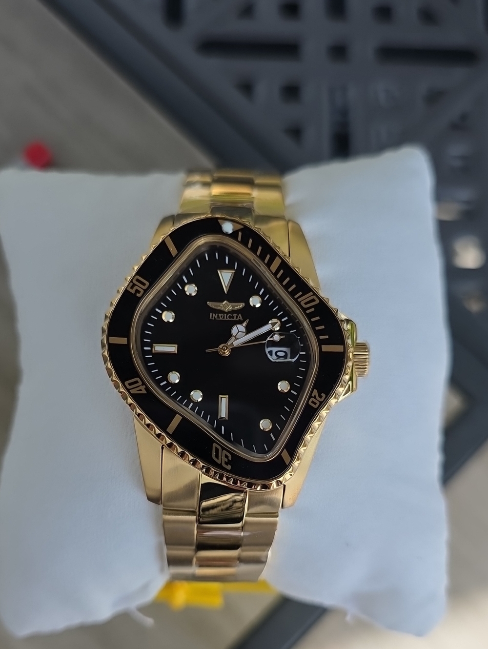 766. Invicta Artist Surreal Men's Watch - 40mm, Gold (51004)